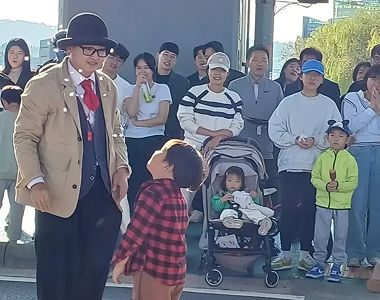 엉클키드 활동사진